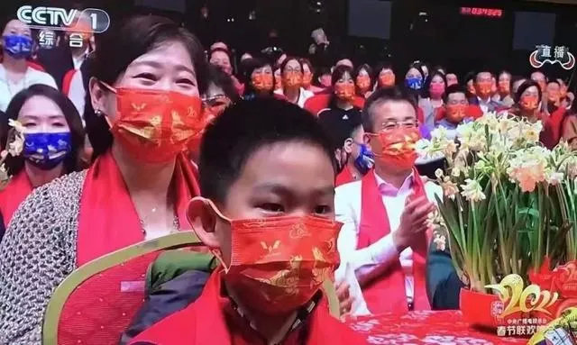 击败特斯拉!“国产神车”再次火遍全网:200天狂卖20万辆!女性车主占比竟超过60%