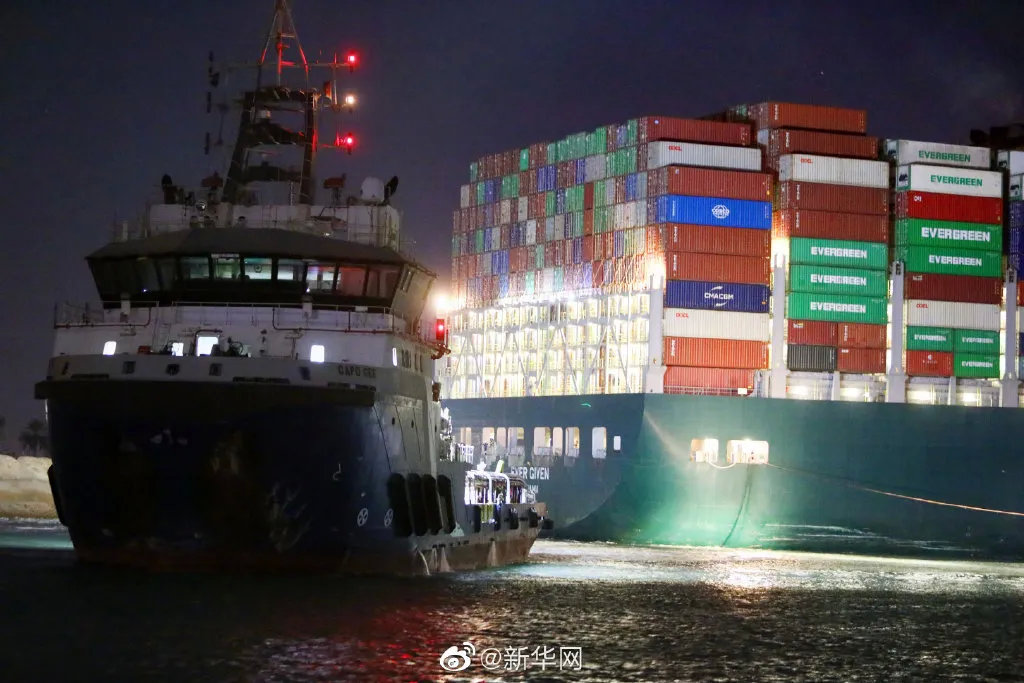 苏伊士运河搁浅货轮“长赐号”已经脱浅